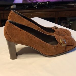 Stuart Weizmann shoes that are beauties! 🤎